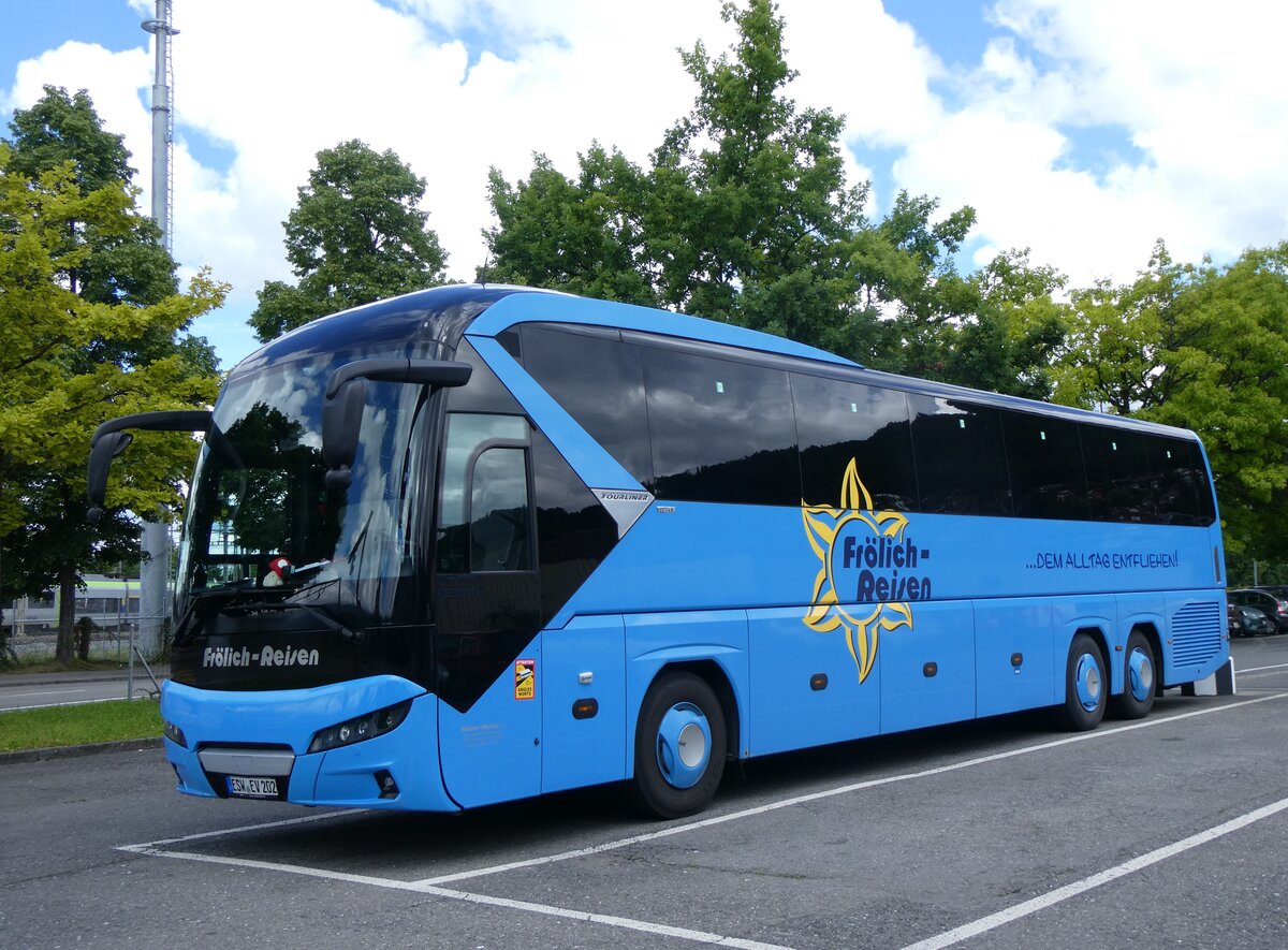 (263'660) - Aus Deutschland: Fr�lich, Hessisch Lichtenau - ESW-EV 202 - Neoplan am 12. Juni 2024 in Thun, Seestrasse