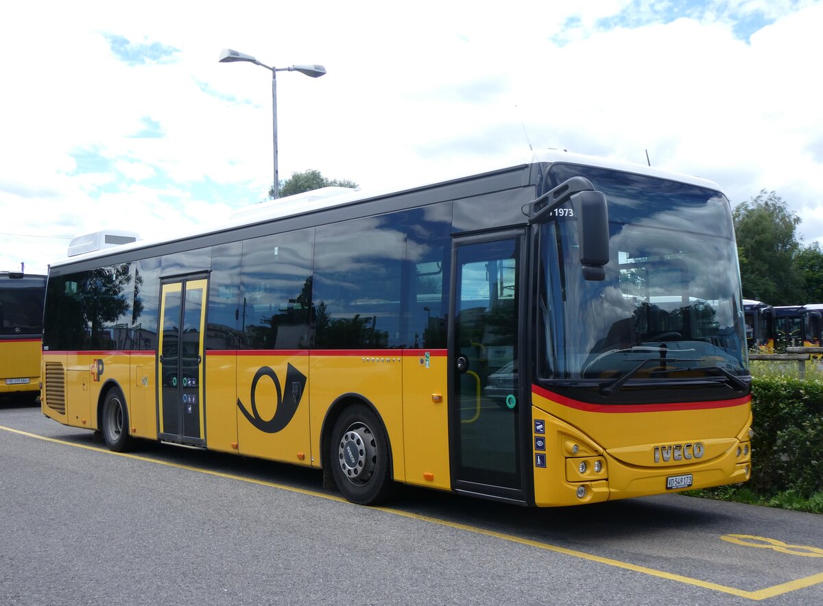 (263'742) - CarPostal Ouest - VD 549'173/PID 11'973 - Iveco am 16. Juni 2024 in Yverdon, Garage