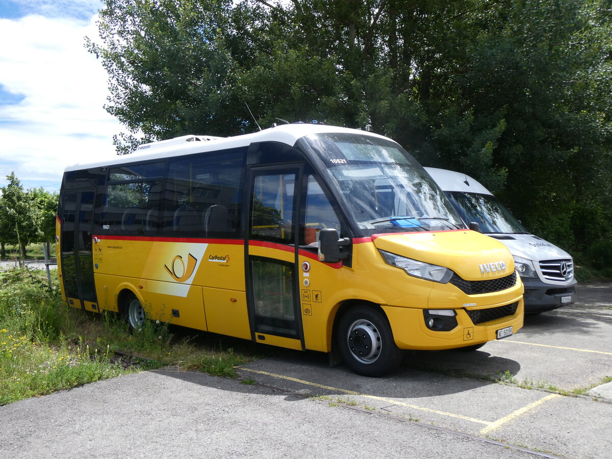 (263'753) - CarPostal Ouest - NE 50'199/PID 10'621 - Iveco/Rosero (ex VD 467'583) am 16. Juni 2024 in Yverdon, Garage
