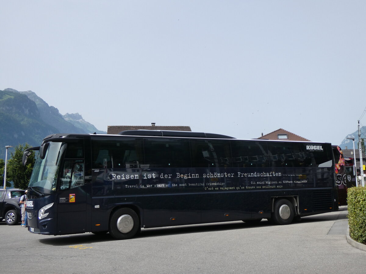 (264'098) - Aus Deutschland: K�gel, Radolfzell - KN-UO 344 - VDL am 29. Juni 2024 beim Bahnhof Brienz