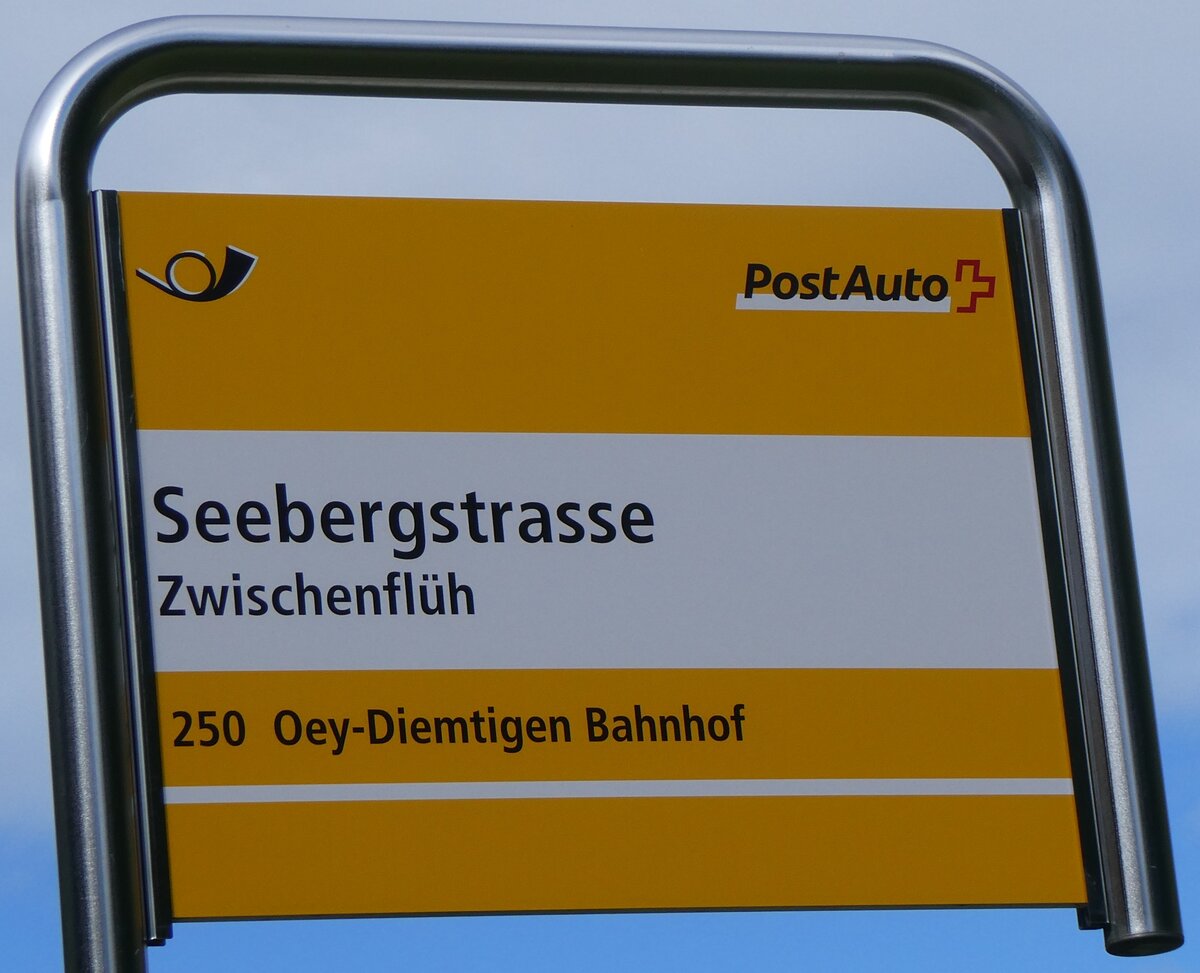 (264'325) - PostAuto-Haltestellenschild - Zwischenfl�h, Seebergstrasse - am 4. Juli 2024