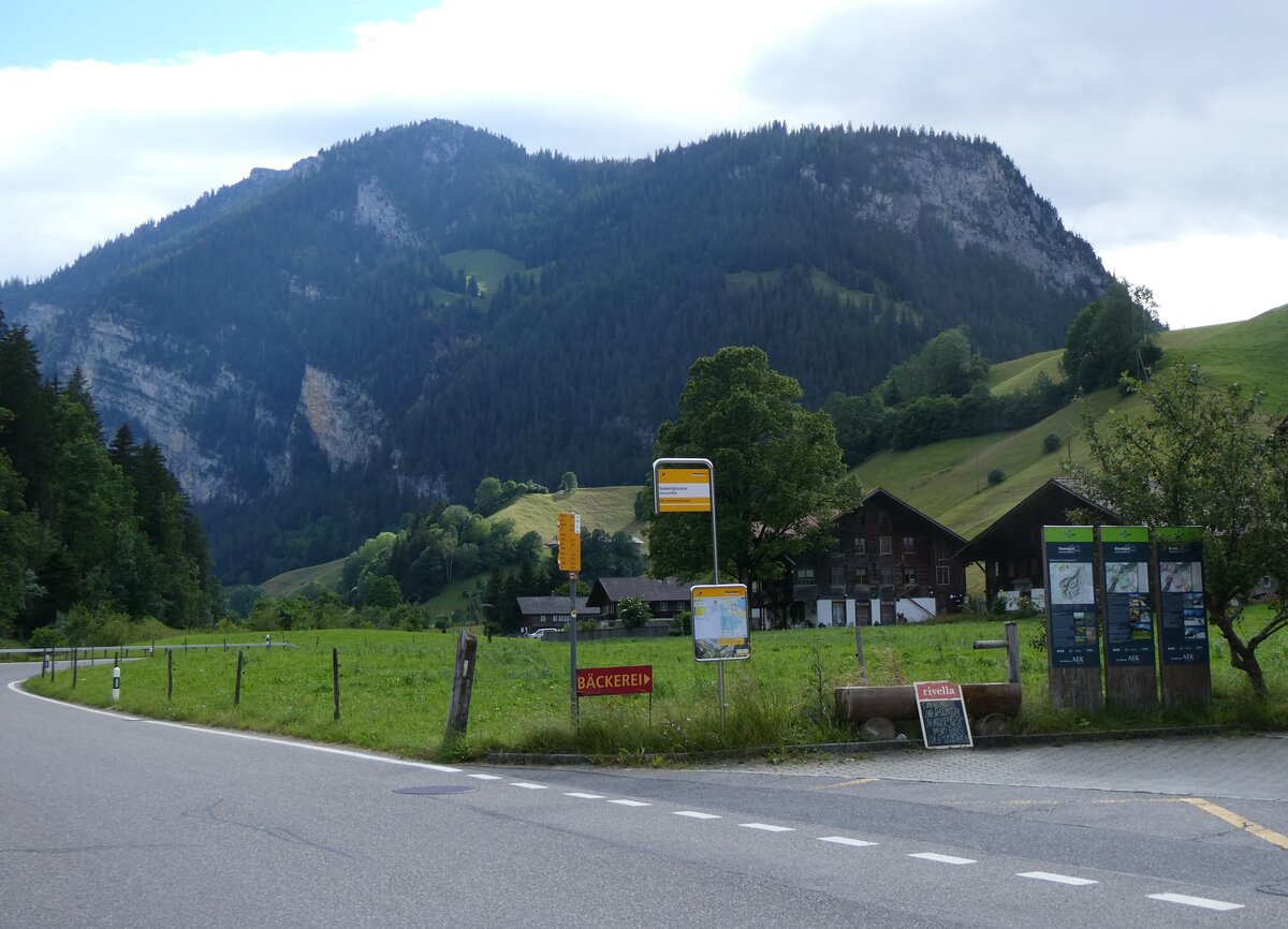 (264'326) - PostAuto-Haltestelle am 4. Juli 2024 in Zwischenfl�h, Seebergstrasse