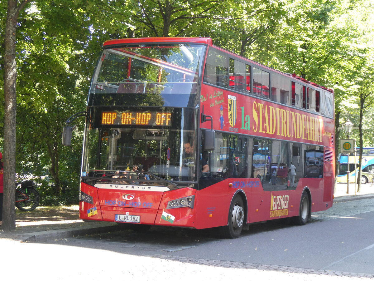 (264'479) - Leipziger Stadtrundfahrt, Leipzig - L-RL 182 - G�lery�z am 9. Juli 2024 beim Hauptbahnhof Leipzig