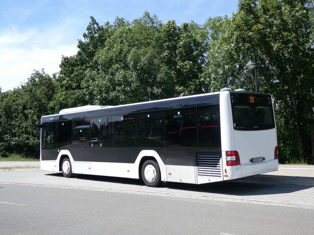 (264'593) - Reise & Touristik Service, Merseburg - MER-RT 8 - MAN am 10. Juli 2024 beim Bahnhof Bad D�rrenberg