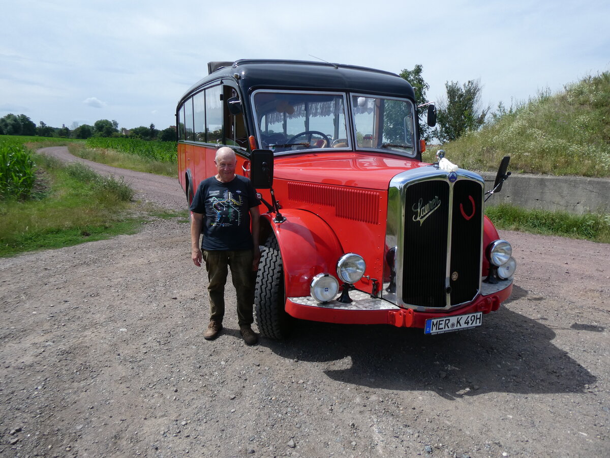 (264'619) - Raab, Bad D�rrenberg - MER-K 49H - Saurer/Saurer (ex VDZ/Landerlebniswelt, Bad D�rrenberg; ex Fankhauser, CH-Arzier; ex AFA Adelboden/CH Nr. 15; ex P 23'052; ex P 2076) am 10. Juli 2024 in Kreypau, Unvollendete Br�cke