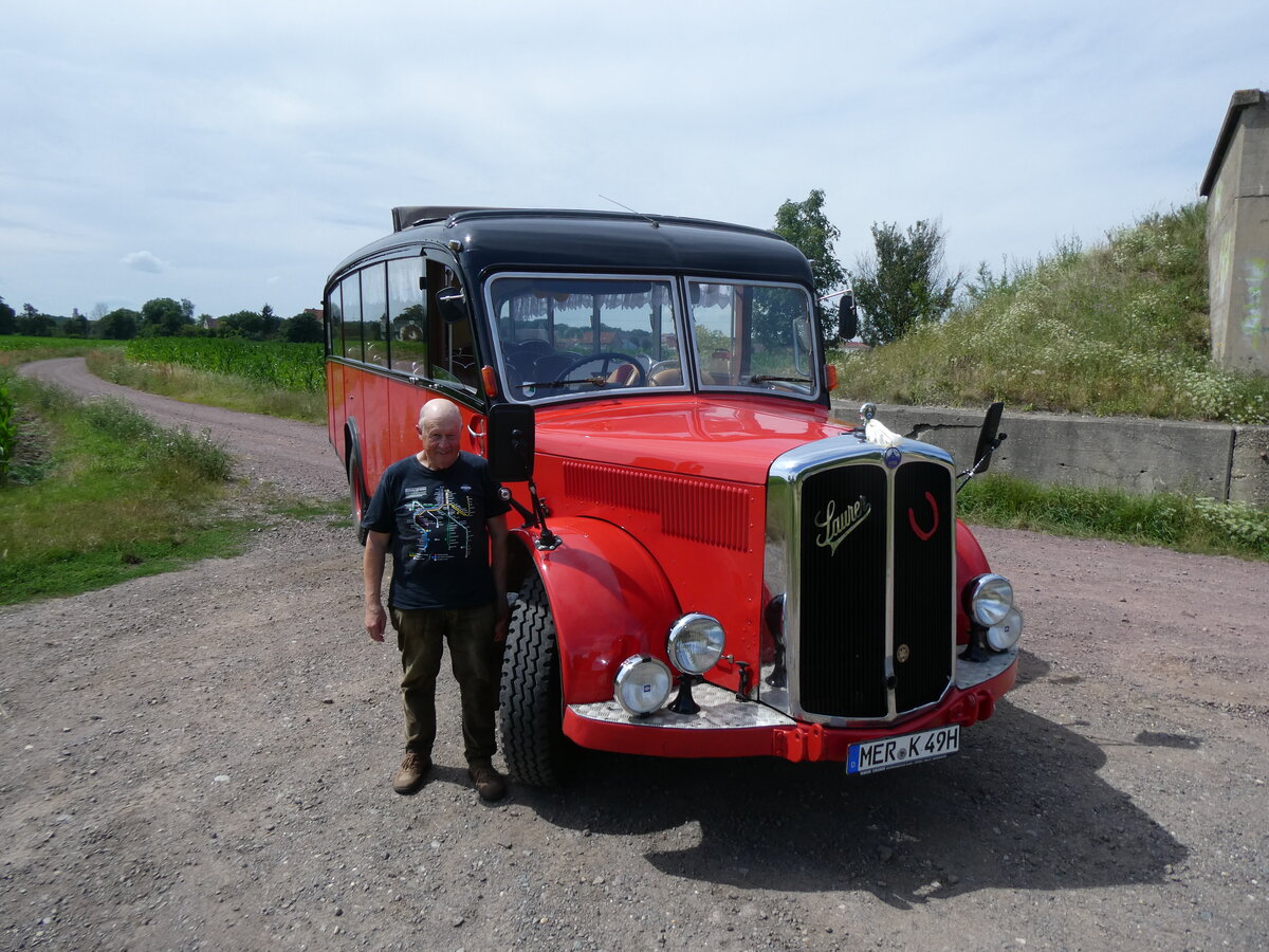 (264'621) - Raab, Bad D�rrenberg - MER-K 49H - Saurer/Saurer (ex VDZ/Landerlebniswelt, Bad D�rrenberg; ex Fankhauser, CH-Arzier; ex AFA Adelboden/CH Nr. 15; ex P 23'052; ex P 2076) am 10. Juli 2024 in Kreypau, Unvollendete Br�cke