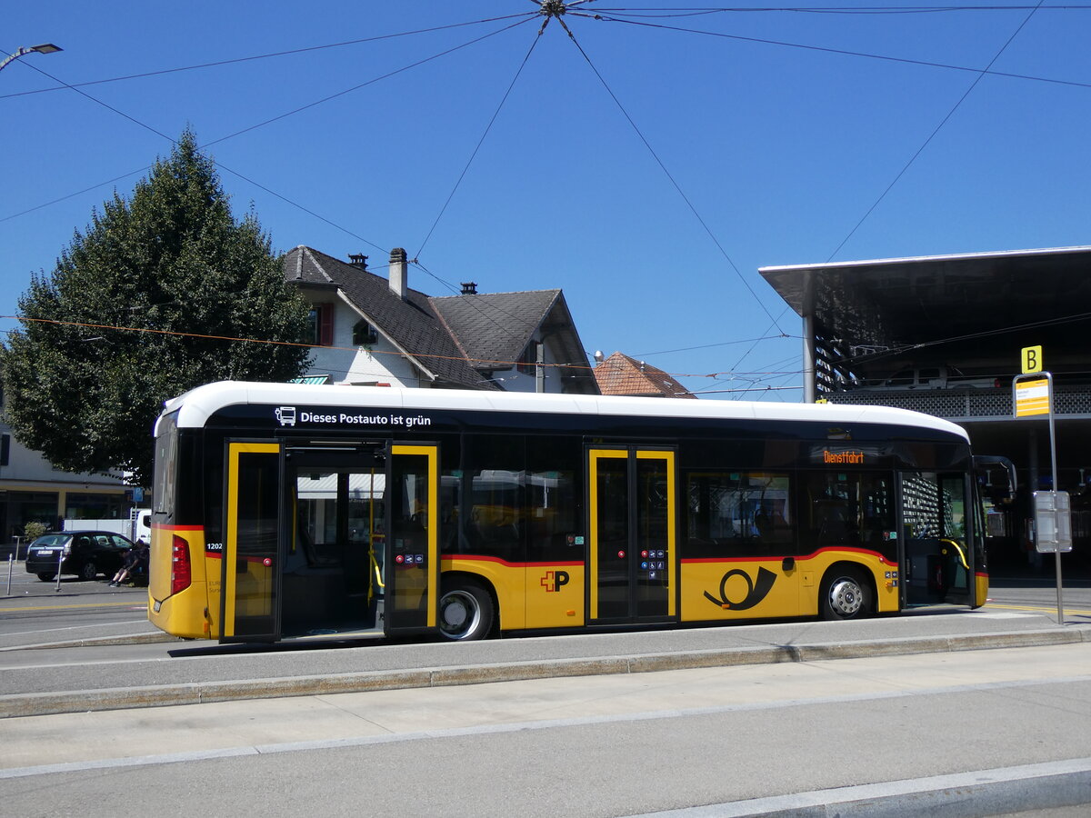 (265'242) - PostAuto Zentralschweiz (H�fliger) - OW 41'566/PID 12'025 - eMercedes am 29. Juli 2024 beim Bahnhof Worb Dorf