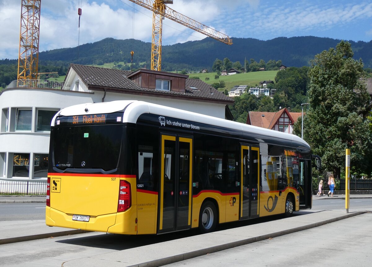 (265'334) - PostAuto Zentralschweiz (H�fliger) - Nr. 537/OW 16'637/PID 12'021 - eMercedes am 2. August 2024 beim Bahnhof Sarnen
