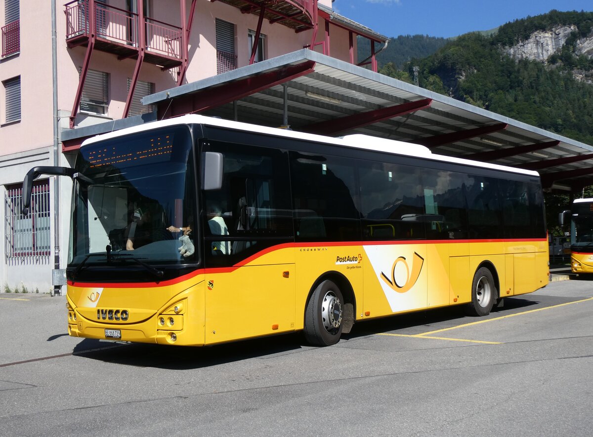 (265'634) - Fl�ck, Brienz - Nr. 29/BE 868'729/PID 11'831 - Iveco am 13. August 2024 in Meiringen, Postautostation