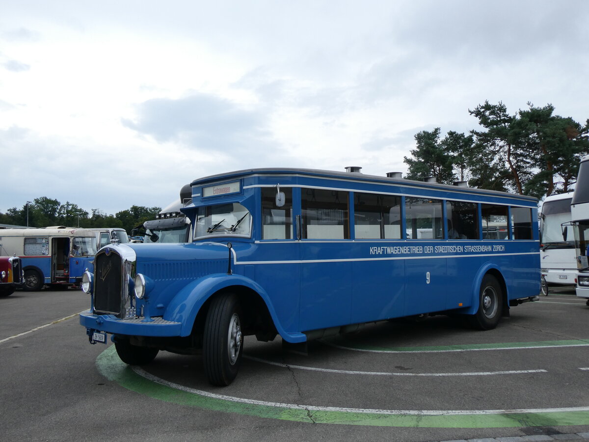 (265'813) - VBZ Z�rich (TMZ) - Nr. 9/ZH 5609 - Saurer/SWS (ex Bamert, Wollerau; ex BBA Aarau Nr. 1; ex VBZ Z�rich Nr. 209; ex VBZ Z�rich Nr. 9) am 17. August 2024 in Neuhausen, Langriet