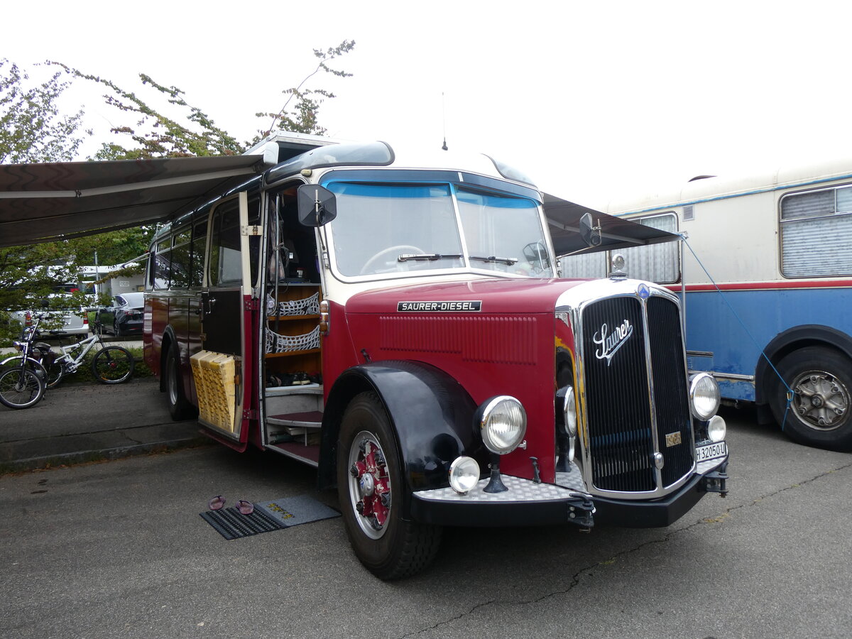 (265'820) - Morger, Horgenberg - ZH 32'050 U - Saurer/T�scher (ex P 23'167; ex Casper, Lenzerheide) am 17. August 2024 in Neuhausen, Langriet