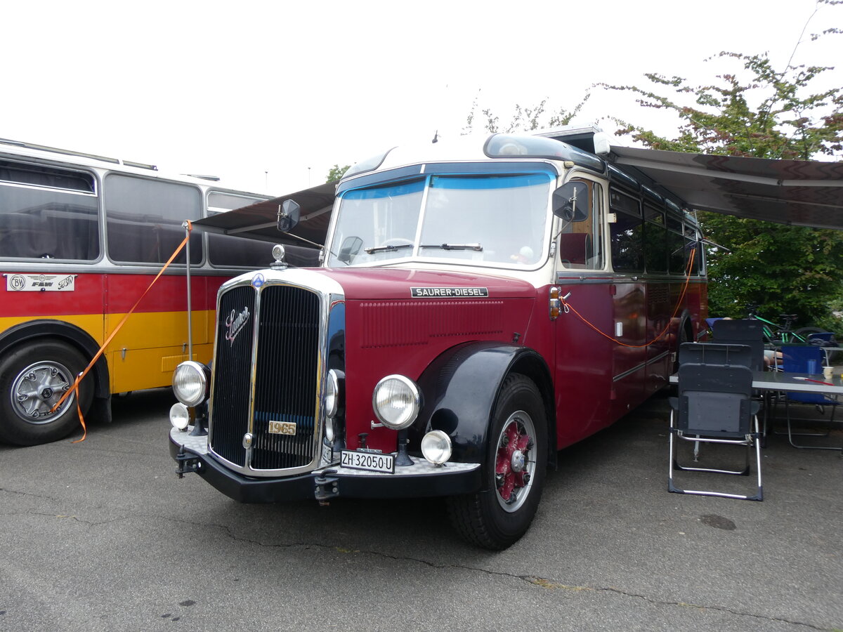 (265'821) - Morger, Horgenberg - ZH 32'050 U - Saurer/T�scher (ex P 23'167; ex Casper, Lenzerheide) am 17. August 2024 in Neuhausen, Langriet