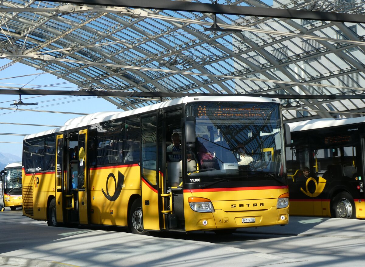 (266'206) - PostAuto Graub�nden - GR 179'710/PID 11'300 - Setra am 27. August 2024 in Chur, Postautostation