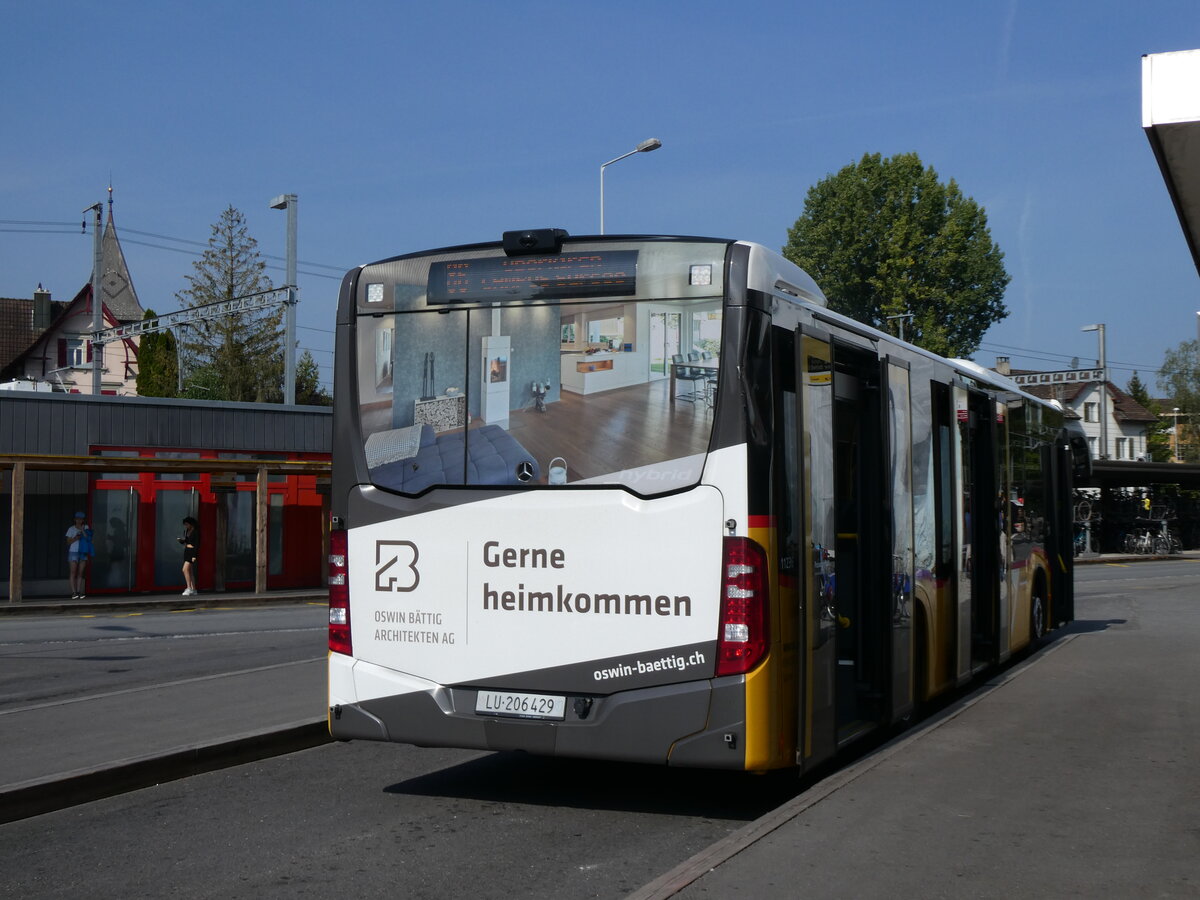 (266'328) - H�fliger, Sursee - Nr. 32/LU 206'429/PID 11'236 - Mercedes am 31. August 2024 beim Bahnhof Sursee