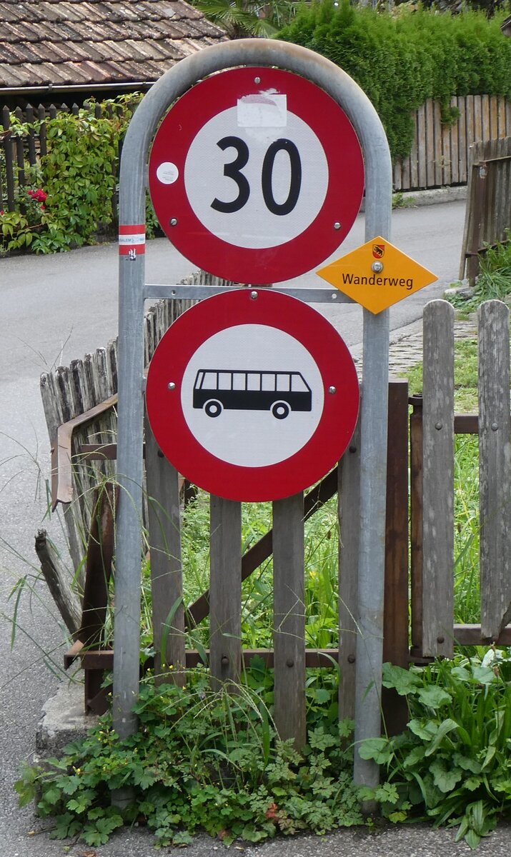 (266'598) - Fahrverbot f�r Autobusse am 3. September 2024 in Iseltwlad, Dorfplatz