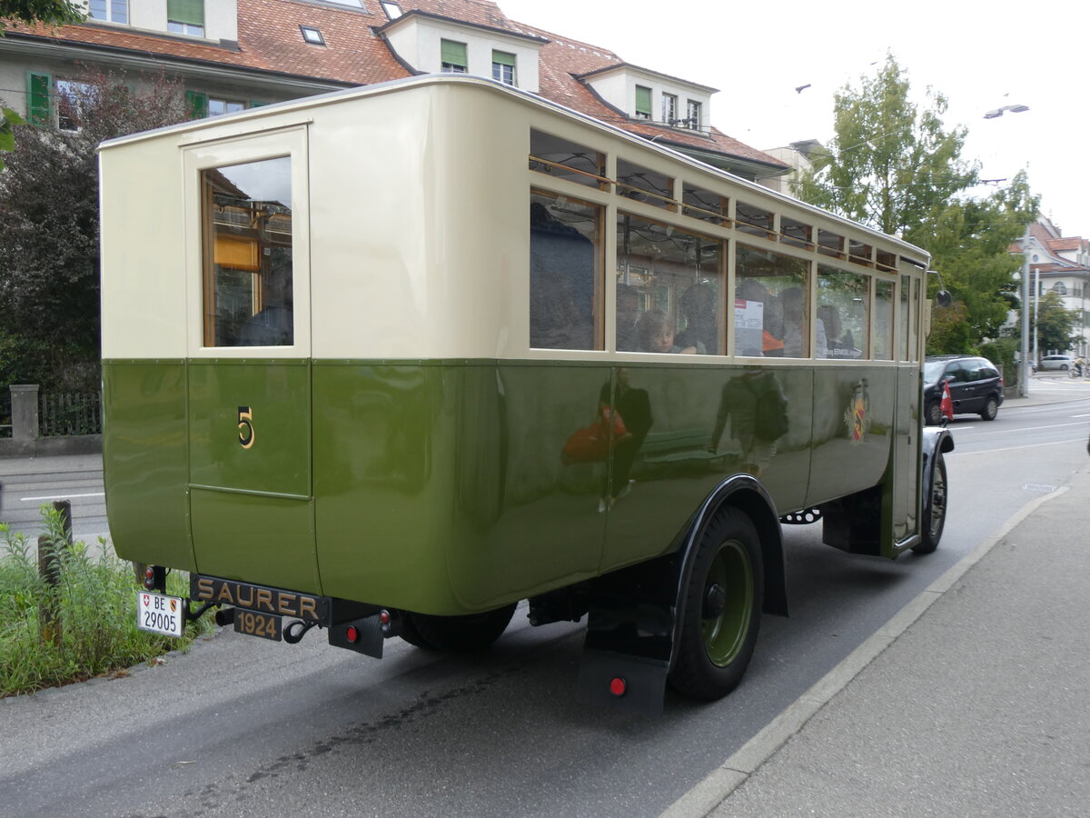 (267'011) - SVB Bern (Bernmobil historique) - Nr. 5/BE 29'005 - Saurer am 14. September 2024 in Bern, Bachm�tteli