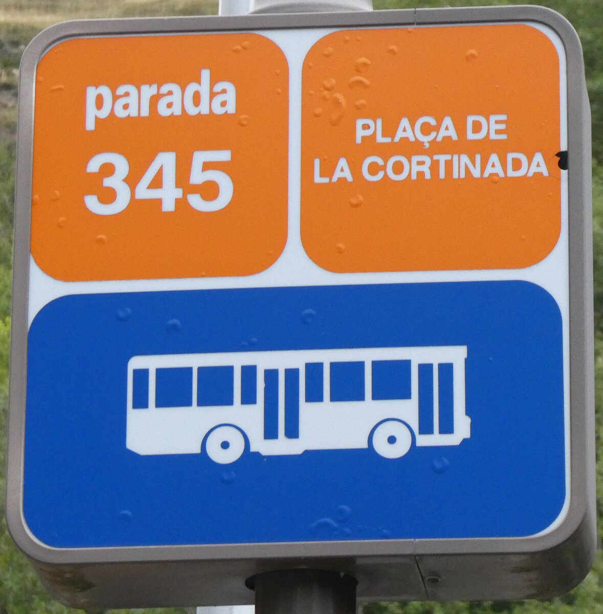(267'155) - Andorra-Haltestellenschild - La Cortinada, Pla�a de La Cortinada - am 18. September 2024