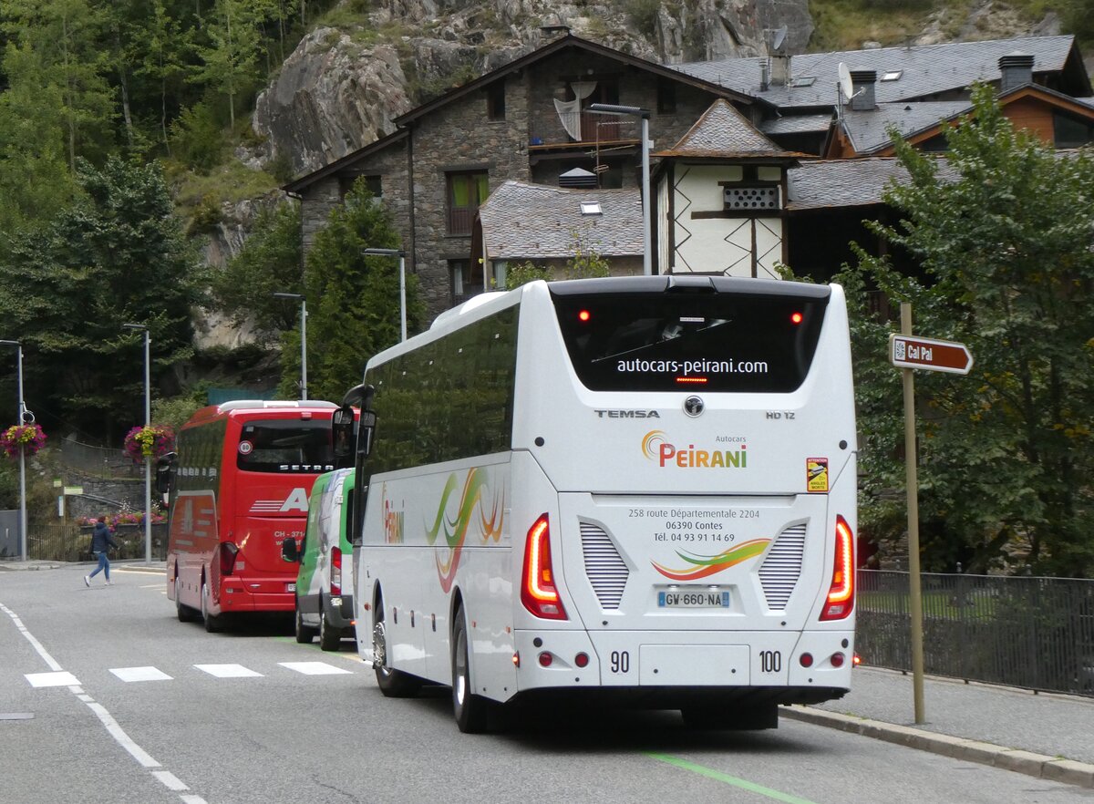 (267'162) - Aus Frankreich: Peirani, Contes - GW 660 NA - Temsa am 18. September 2024 in La Cortinada, Pla�a de La Cortinada