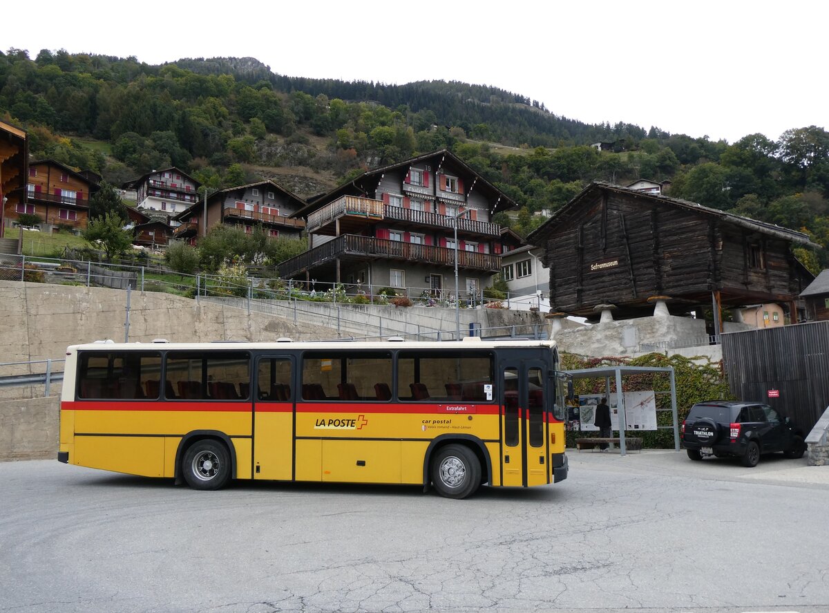 (267'720) - Oser, B�rchen - VS 93'575 - NAW/Lauber (ex Epiney, Ayer PID 1076) am 6. Oktober 2024 in Mund, Dorf