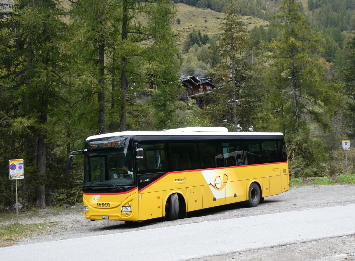 (267'766) - Seiler, Ernen - VS 464'700/PID 10'742 - Iveco (ex PostAuto Wallis) am 6. Oktober 2024 in Binn, F�ld