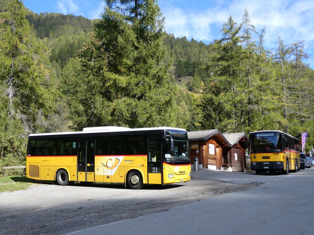 (267'783) - Seiler, Ernen - VS 464'701/PID 10'743 - Iveco (ex PostAuto Wallis) + Oser, B�rchen - VS 93'575 - NAW/Lauber (ex Epiney, Ayer PID 1076) am 6. Oktober 2024 in Binn, F�ld