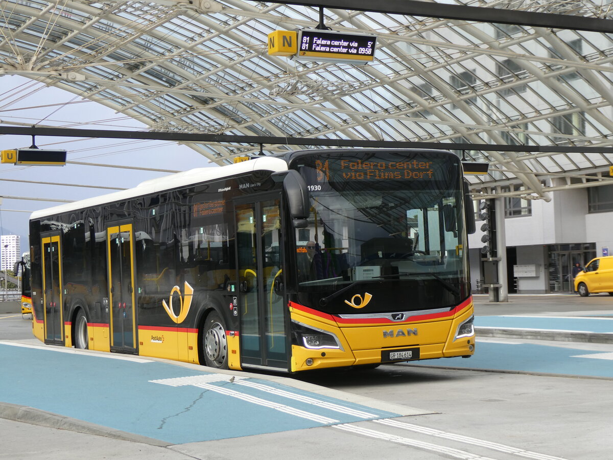 (267'838) - PostAuto Graub�nden - GR 184'614/PID 11'930 - MAN am 8. Oktober 2024 in Chur, Postautostation