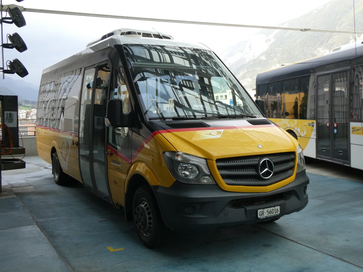 (267'846) - PostAuto Graub�nden - GR 56'016/PID 10'176 - Mercedes am 8. Oktober 2024 in Chur, Postautostation