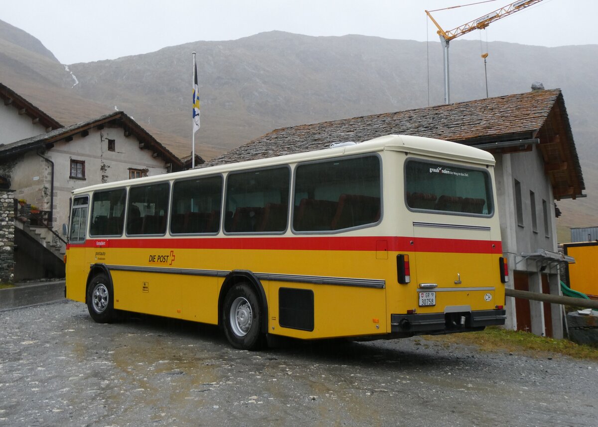 (267'870) - L�tscher, Haldenstein - GR 30'758 - Saurer/R&J (ex Dornbierer, Thal; ex FRAM Drachten/NL Nr. 24; ex PostAuto Graub�nden PID 2870; ex P 24'367) am 8. Oktober 2024 in Juf