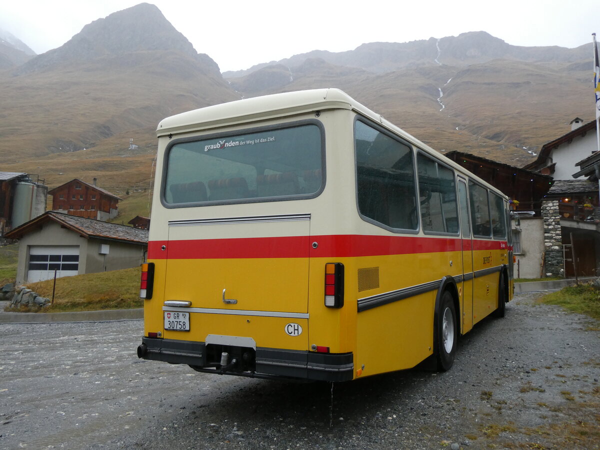 (267'871) - L�tscher, Haldenstein - GR 30'758 - Saurer/R&J (ex Dornbierer, Thal; ex FRAM Drachten/NL Nr. 24; ex PostAuto Graub�nden PID 2870; ex P 24'367) am 8. Oktober 2024 in Juf