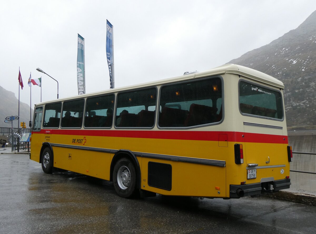 (267'889) - L�tscher, Haldenstein - GR 30'758 - Saurer/R&J (ex Dornbierer, Thal; ex FRAM Drachten/NL Nr. 24; ex PostAuto Graub�nden PID 2870; ex P 24'367) am 8. Oktober 2024 in Ferrera, Lago di Lei