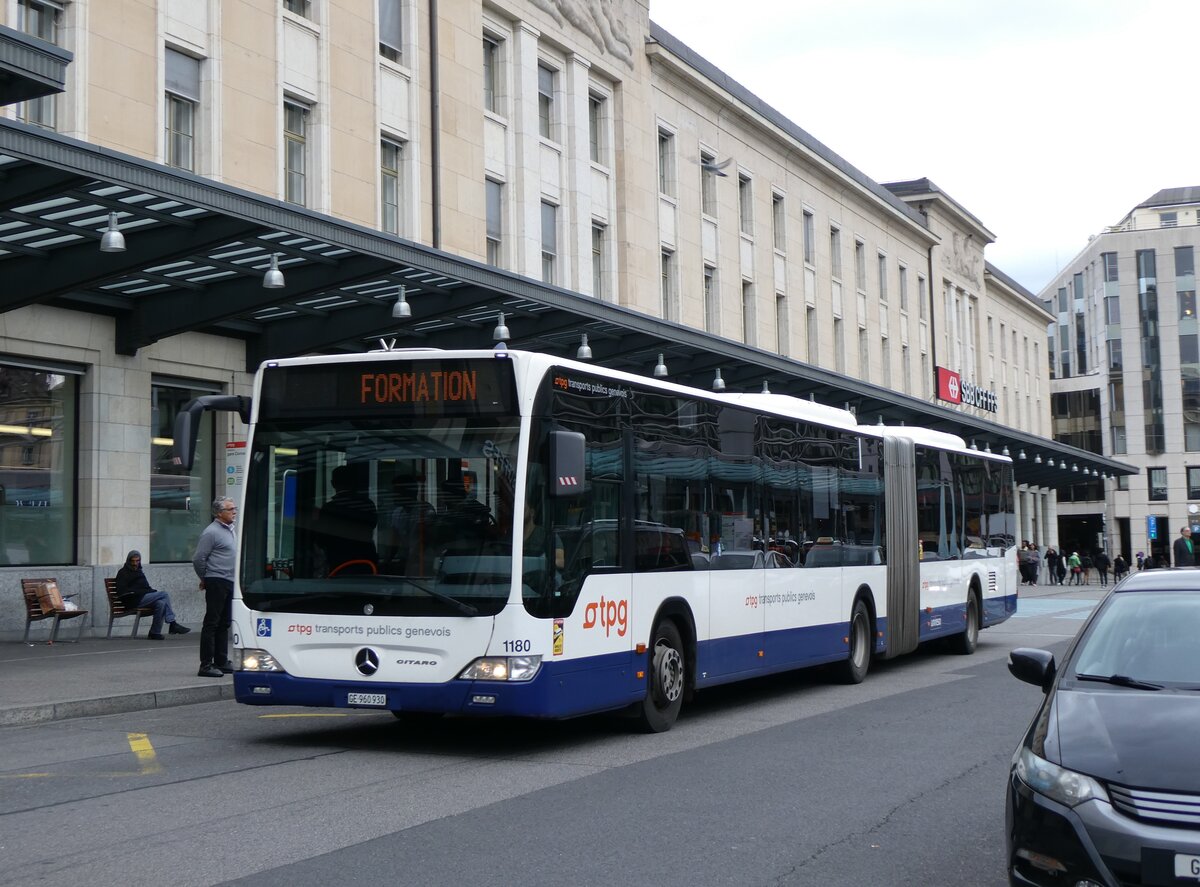 (267'929) - TPG Gen�ve - Nr. 1180/GE 960'930 - Mercedes am 10. Oktober 2024 beim Bahnhof Gen�ve
