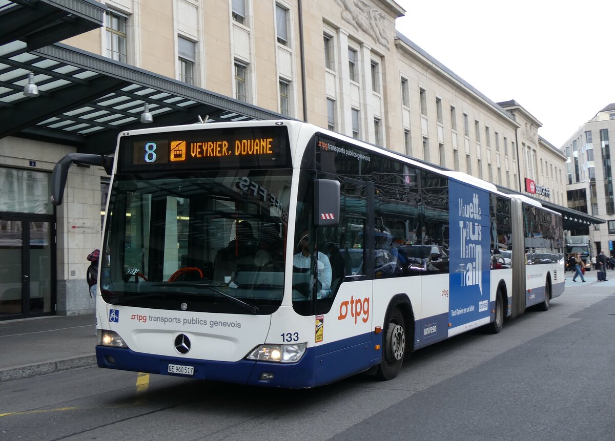 (267'932) - TPG Gen�ve - Nr. 133/GE 960'517 - Mercedes am 10. Oktober 2024 beim Bahnhof Gen�ve