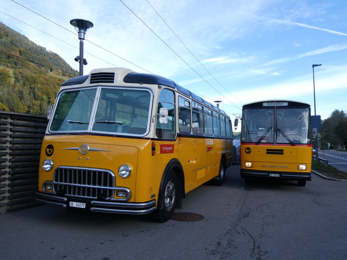 (267'996) - Gast, Reutigen - Nr. 1/BE 24'079 - FBW/FHS (ex Lambach, Gommiswald; ex Hotz, Rickenbach bei Wil/TG; ex P 24'079; ex P 21'579) + Schmid, Th�rishaus - BE 26'206 - Saurer/T�scher (ex P 24'244) am 12. Oktober 2024 beim Bahnhof Reichenbach