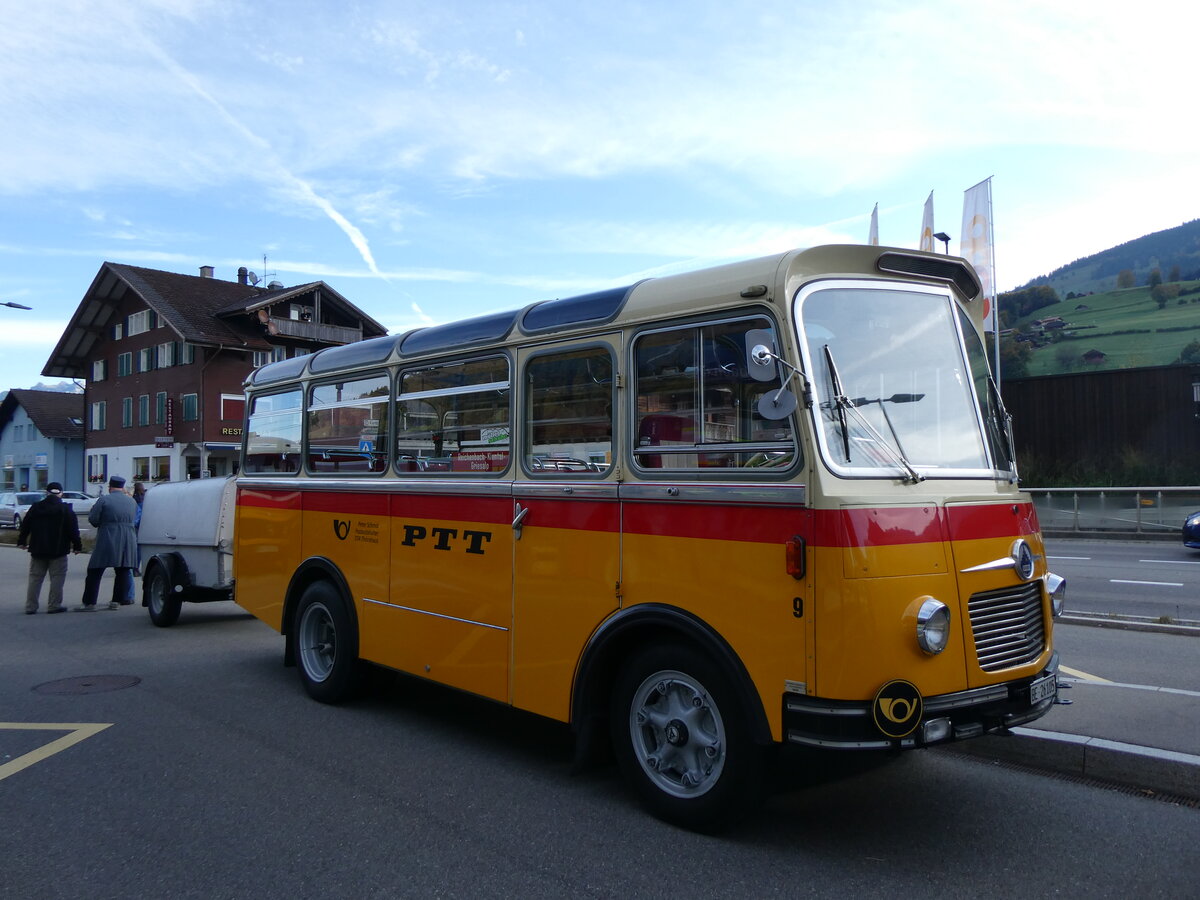 (268'002) - Schmid, Th�rishaus - Nr. 9/BE 26'105 - Saurer/R&J (ex Geiger, Adelboden Nr. 9) am 12. Oktober 2024 beim Bahnhof Reichenbach