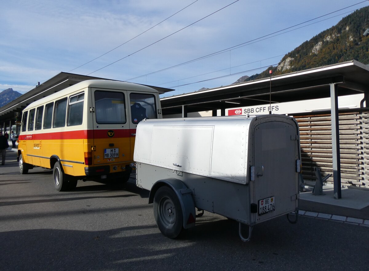 (268'011) - Aus Deutschland: Hahn, M�nchen - Nr. 6/M-MB 309H - Mercedes (ex M�ller, CH-Ennetmoos Nr. 6; ex Portenier, CH-Adelboden Nr. 6/PID 492; ex Geiger, CH-Adelboden Nr. 6) am 12. Oktober 2024 beim Bahnhof Reichenbach