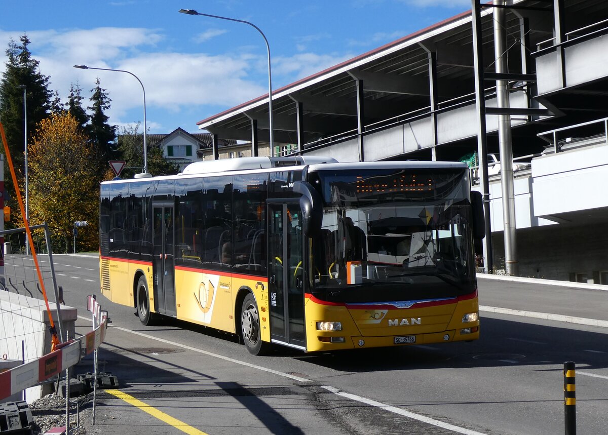 (268'217) - PAUT, L�tisburg - SG 35'766/PID 10'439 - MAN am 17. Oktober 2024 beim Bahnhof Herisau