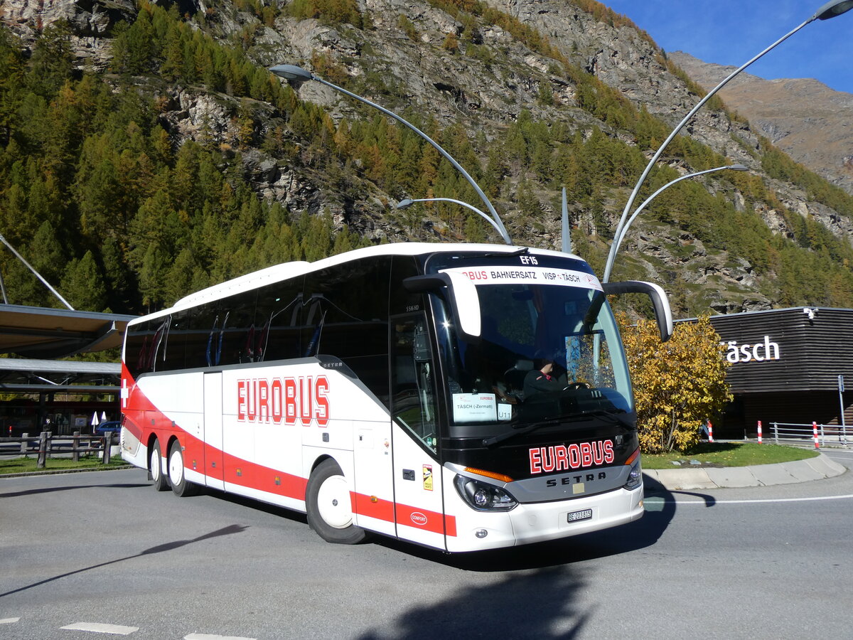 (268'337) - Funi-Car, Biel - Nr. 15/BE 203'815 - Setra am 21. Oktober 2024 beim Bahnhof T�sch