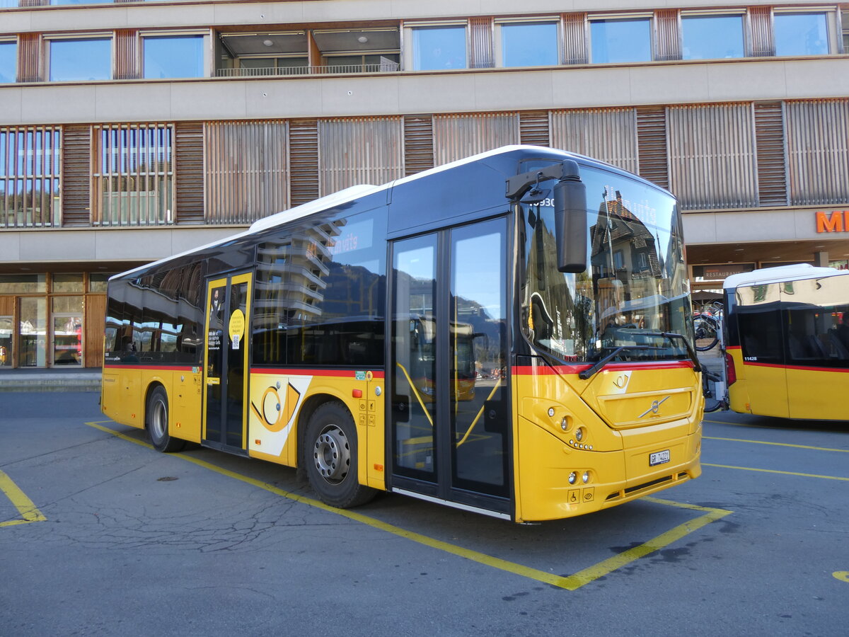 (268'824) - PostAuto Graub�nden - GR 74'221/PID 10'930 - Volvo (ex Nr. 1; ex Fontana, Ilanz Nr. 1) am 29. Oktober 2024 beim Bahnhof Ilanz