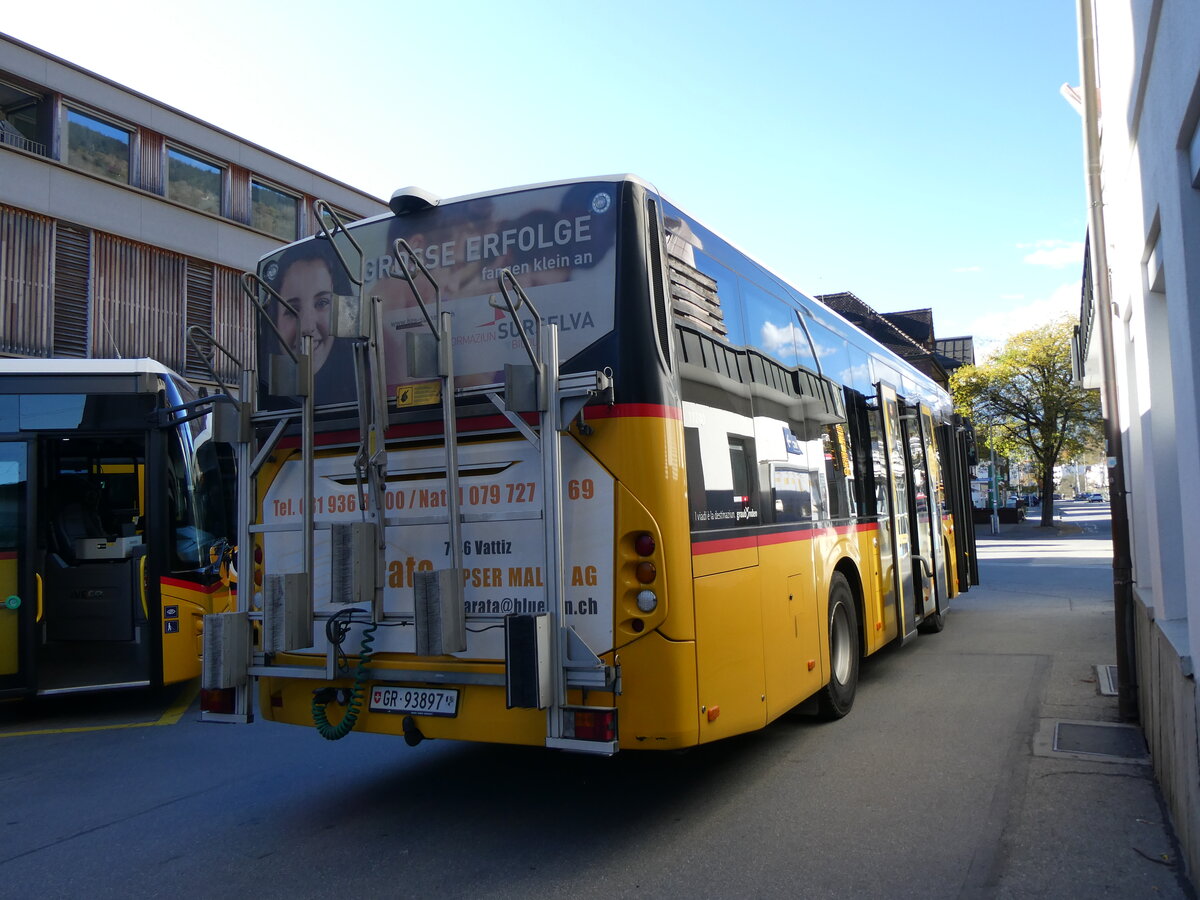(268'838) - PostAuto Graub�nden - GR 93'897/PID 11'240 - Volvo (ex Nr. 13; ex Fontana, Ilanz Nr. 13; ex Bundi, Disentis) am 29. Oktober 2024 beim Bahnhof Ilanz