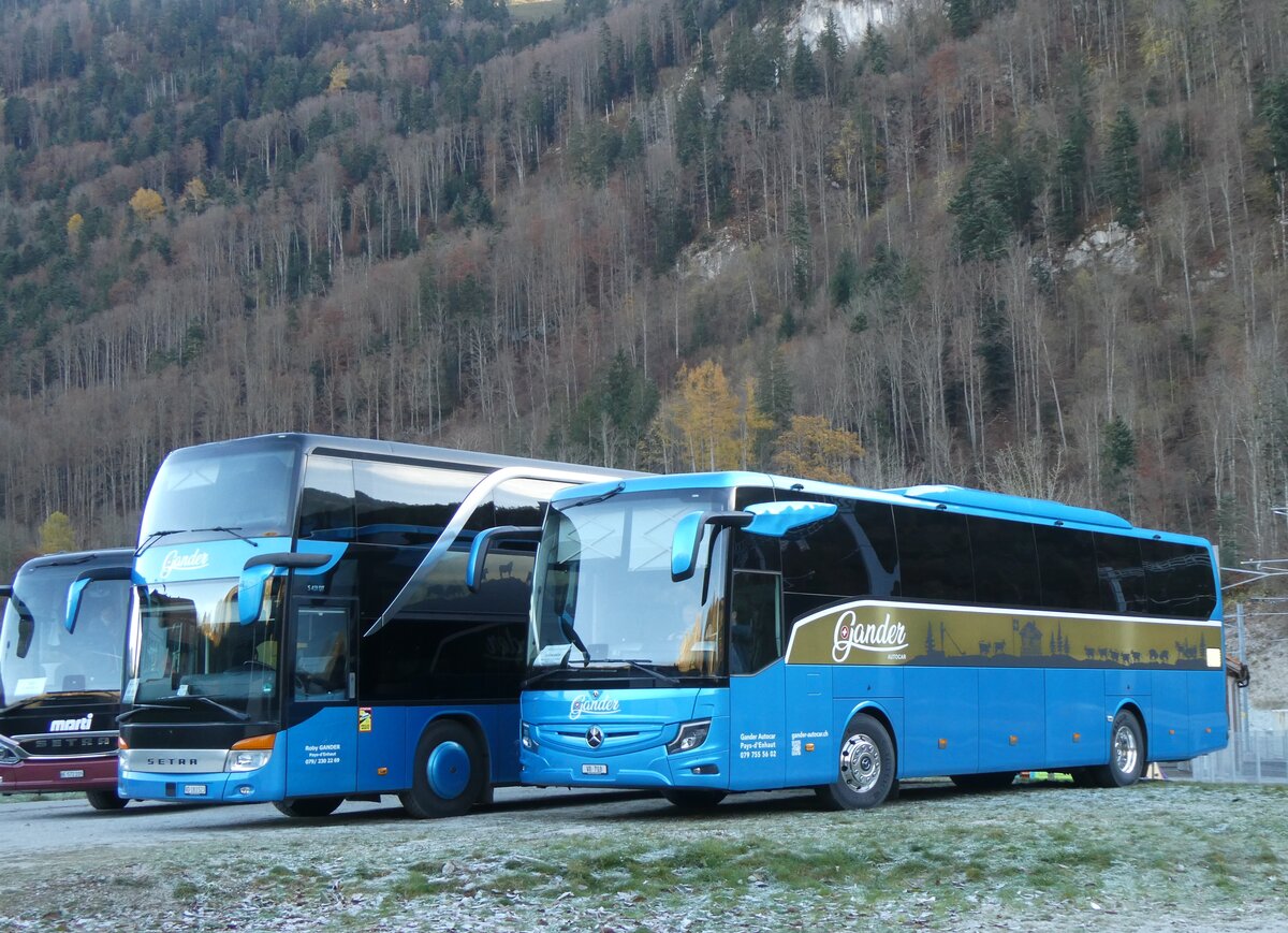 (269'187) - Gander, Ch�teau-d'Oex - VD 713 - Mercedes am 16. November 2024 beim Bahnhof Montbovon
