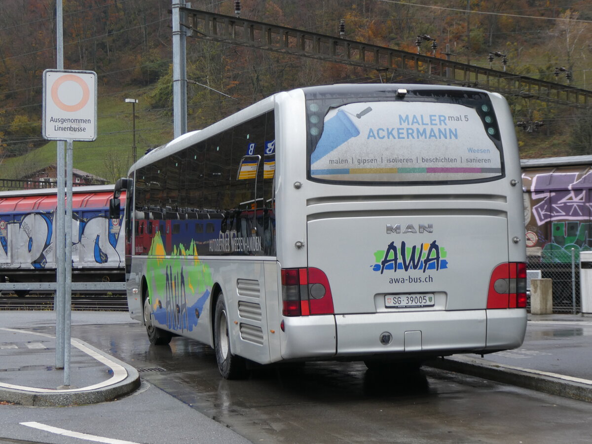 (269'257) - AWA Amden - Nr. 5/SG 39'005 - MAN (ex ATT Cadenazzo; ex St. Gallerbus, St. Gallen; ex Vorf�hrfahrzeug) am 19. November 2024 beim Bahnhof Ziegelbr�cke