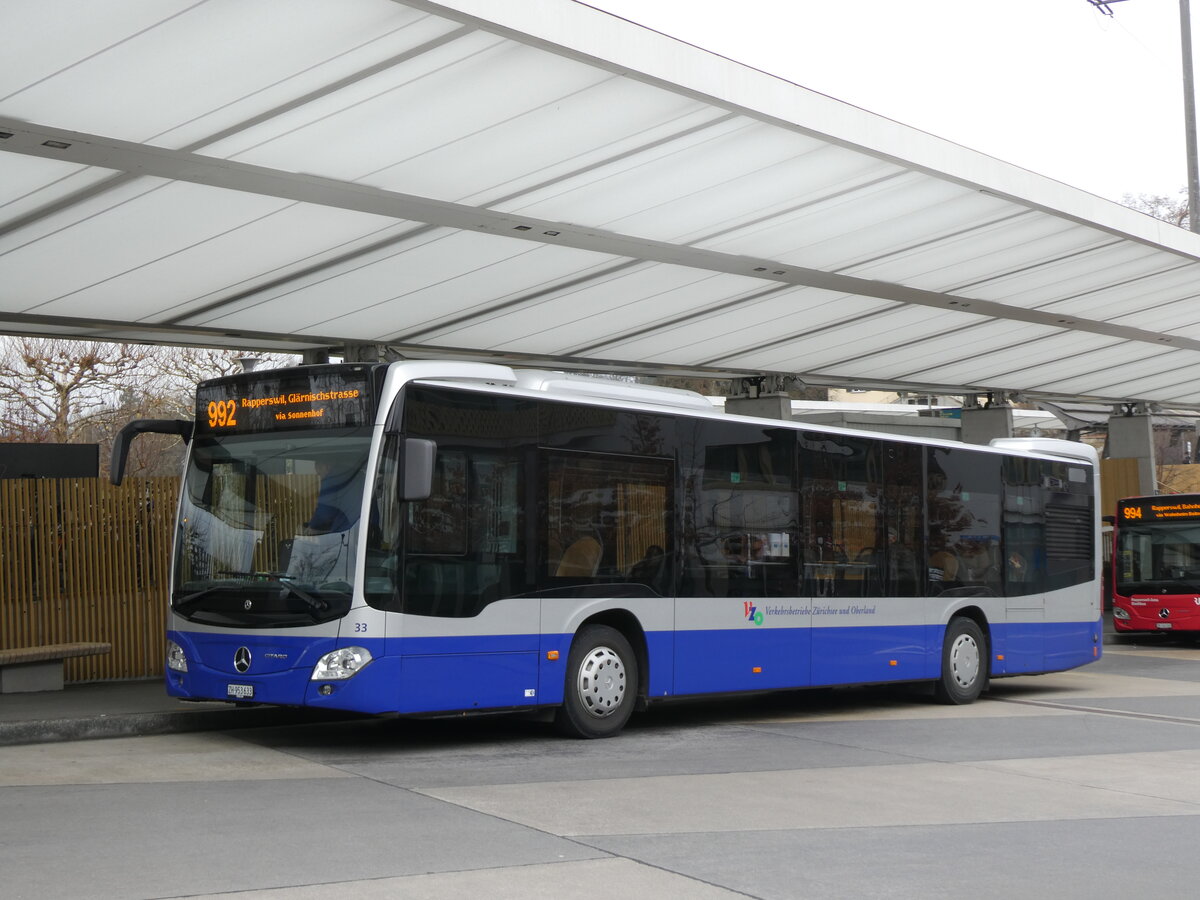 (269'821) - VZO Gr�ningen - Nr. 33/ZH 953'633 - Mercedes am 12. Dezember 2024 beim Bahnhof Jona