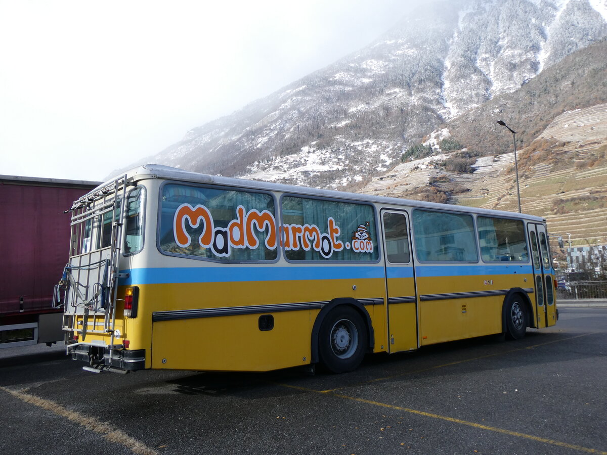 (270'028) - MadMarmot, Nyon - Saurer/T�scher (ex Auto-Transports, La C�te-aux-F�es; ex P 24'238) am 20. Dezember 2024 in Fully, Stade de Charnot