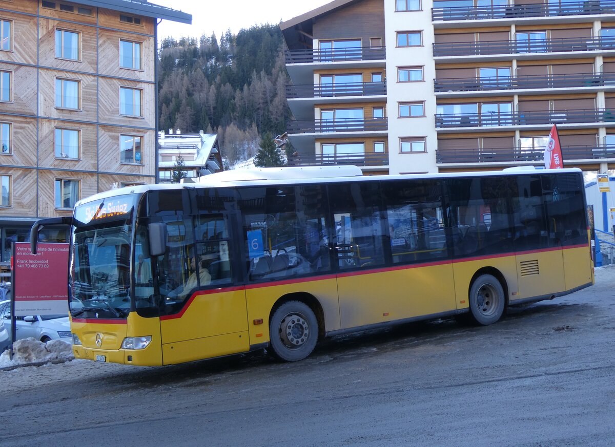 (270'513) - Lathion, Sion - Nr. 5/VS 24'726/PID 4919 - Mercedes (ex PostAuto Bern) am 1. Januar 2025 in Haute-Nendaz, T�l�cabine