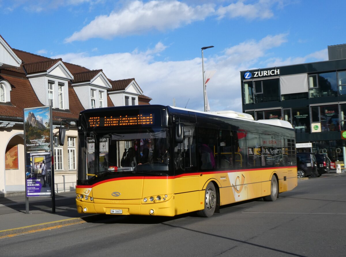 (270'751) - H�fliger, Sursee - Nr. 21/OW 16'337/PID 10'026 - Solaris am 7. Januar 2025 beim Bahnhof Interlaken Ost (Einsatz PostAuto)