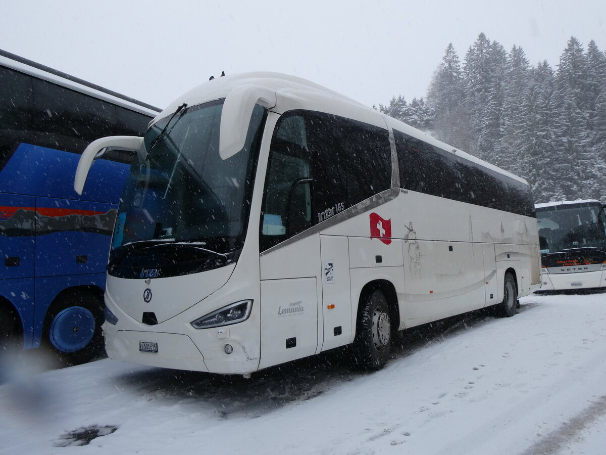 (270'935) - L�mania, Montreux - VS 501'615 - Irizar (Vorf�hrfahrzeug Visa) am 11. Januar 2025 in Adelboden, ASB 