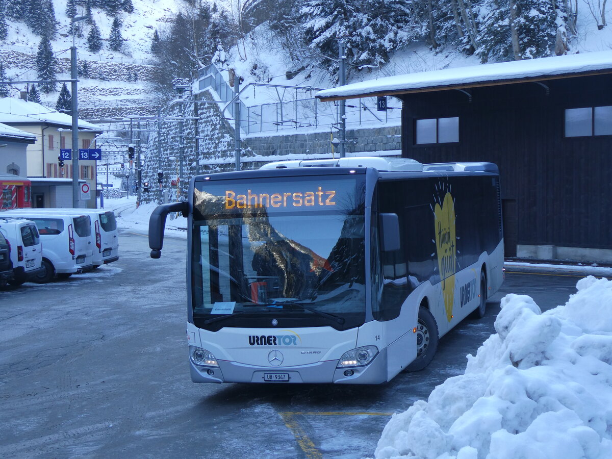 (271'160) - AAGU Altdorf - Nr. 14/UR 9347 - Mercedes am 14. Januar 2025 beim Bahnhof G�schenen