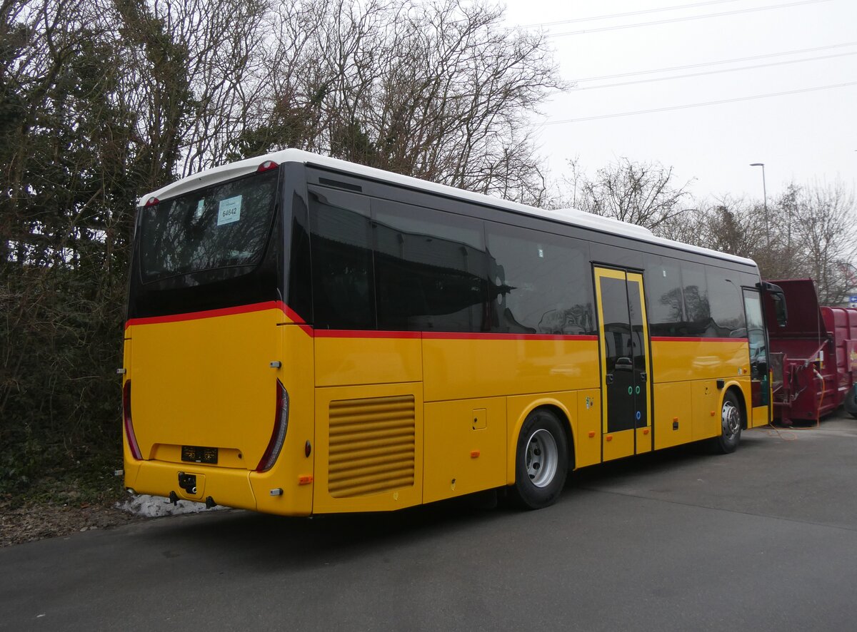 (271'343) - Ev�quoz, Erde - PID 12'235 - Iveco am 19. Januar 2025 in Kerzers, Interbus