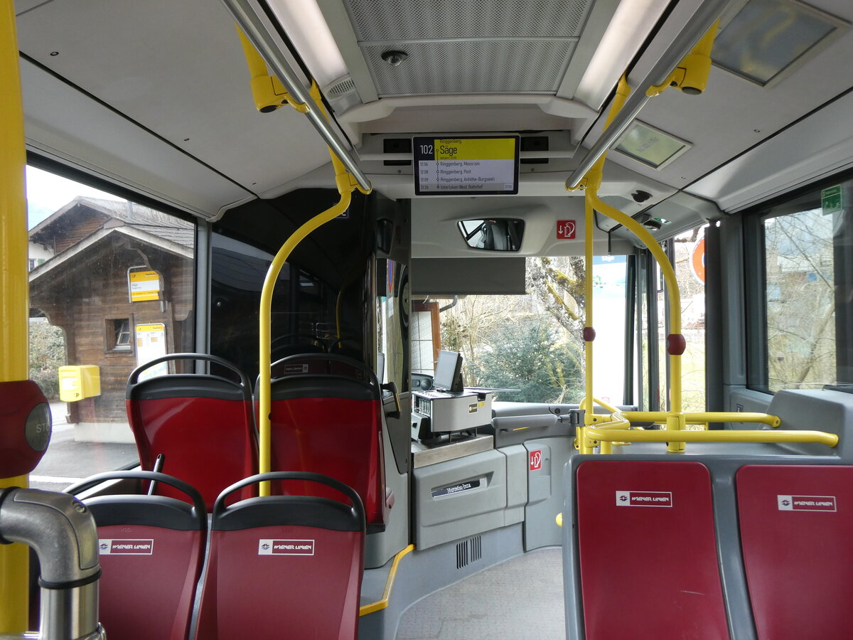 (271'845) - PostAuto Bern - BE 640'277/PID 12'318 - Mercedes (ex Wiener Linien, A-Wien Nr. 8158) am 11. Februar 2025 in Ringgenberg, S�ge (Innenaufnahme)