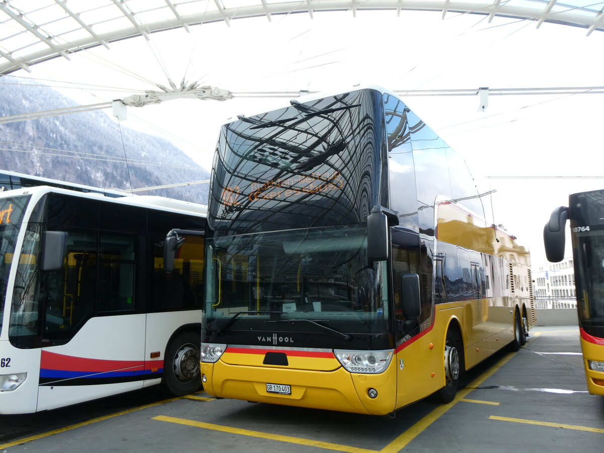 (272'046) - PostAuto Graub�nden - GR 170'403/PID 11'108 - Van Hool am 14. Februar 2025 in hur, Postautostation